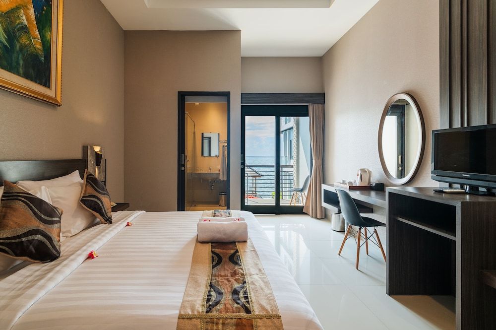 Padmasari Resort Hotel Deluxe Sea View Or Pool Double