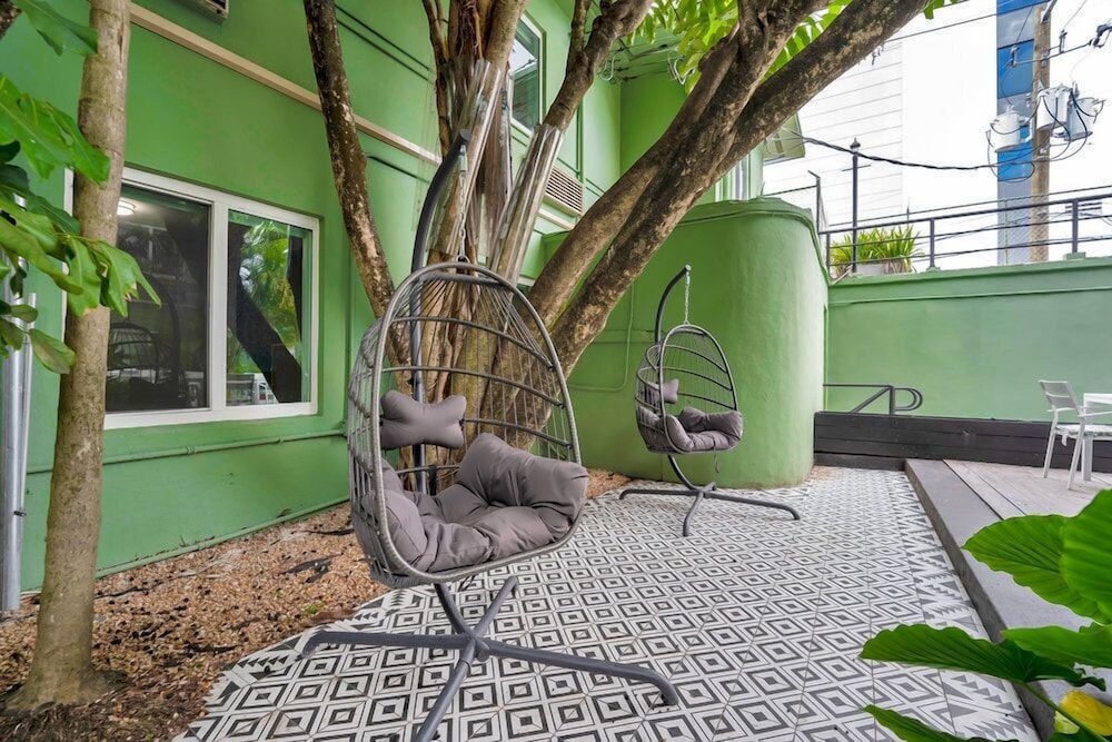 Garden Hotel Miami Airport, Trademark Collection by Wyndham Room, 1 Queen Bed, Non Smoking 4