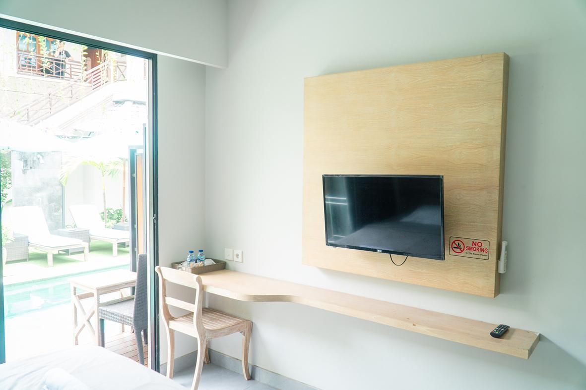 Deluxe Twin Pool Access