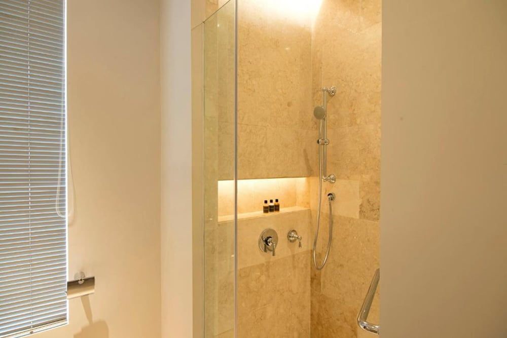 The Shalimar Boutique Hotel Deluxe King Room 4