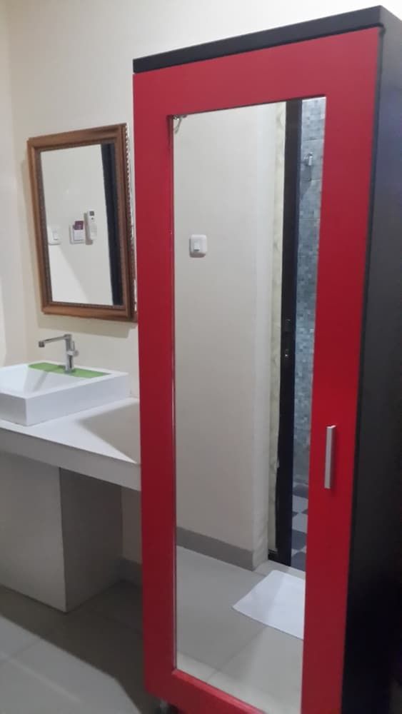 Hotel California Standard Room, 1 Queen Bed 4