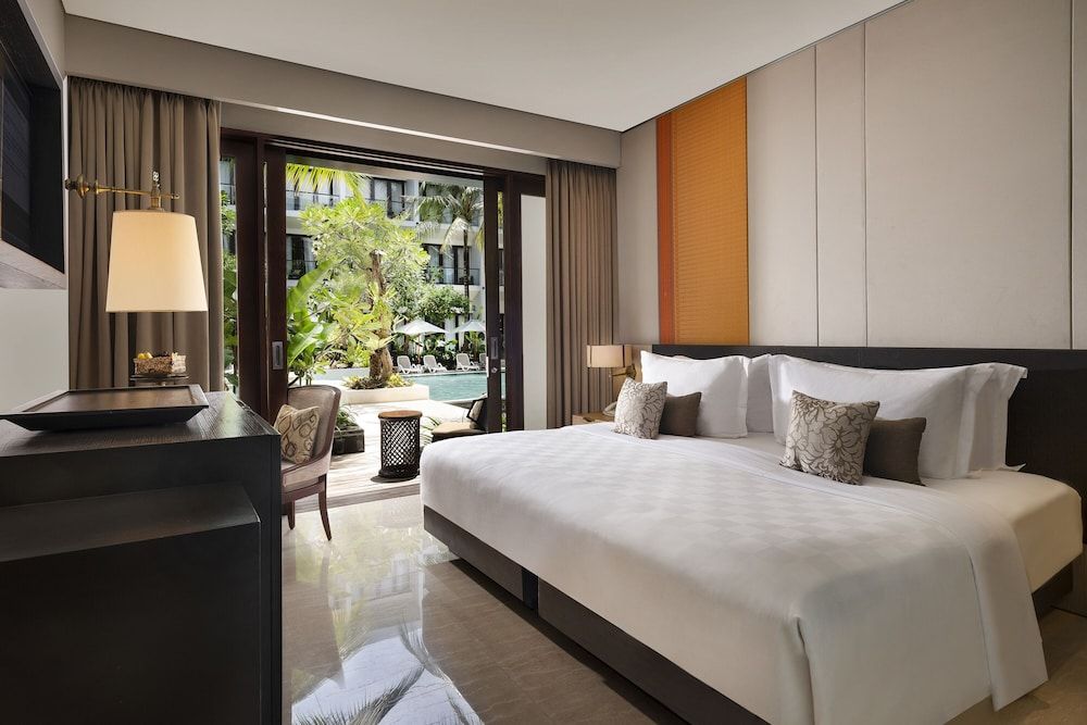 Deluxe Room, Pool Access