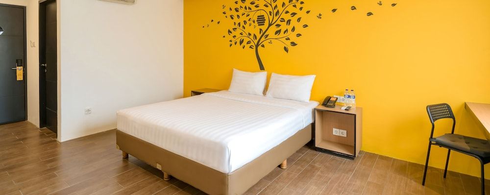 undefined Yellow Bee Tangerang 5