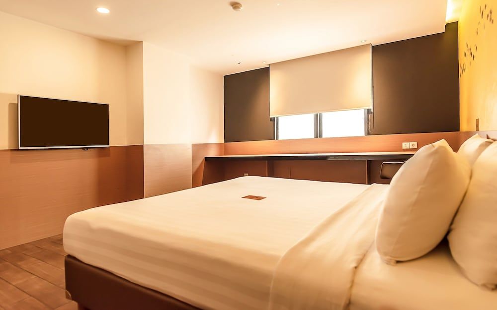 Yellow Bee Tangerang Superior King 2