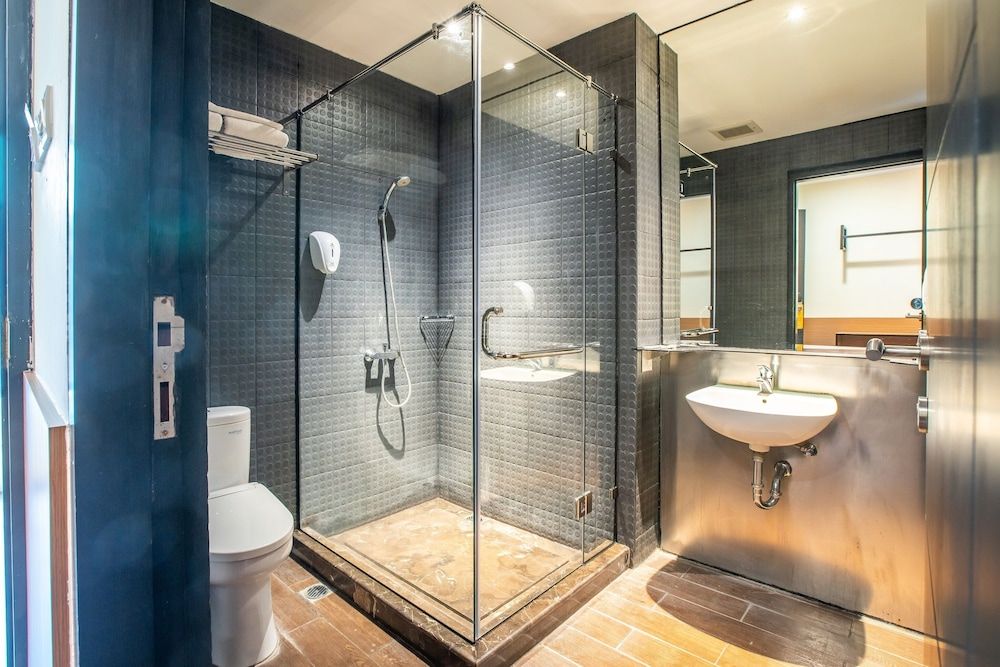 Yellow Bee Tangerang Superior King 8