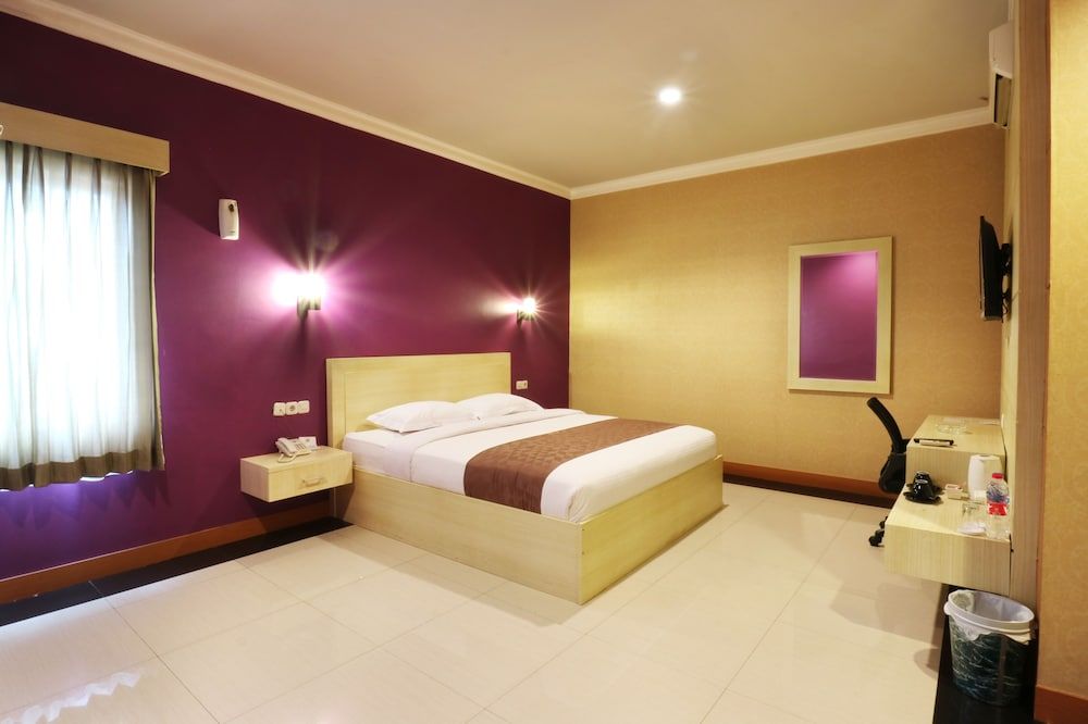 Raja Residence Executive Room 8