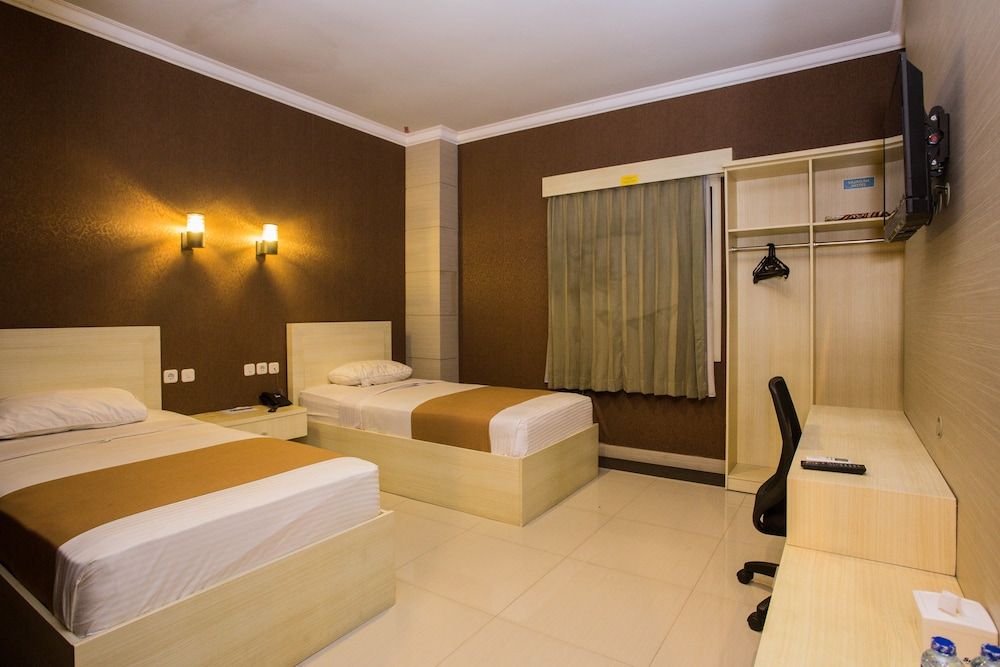 Raja Residence Standard Twin Room 3