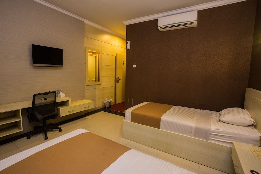 Raja Residence Standard Twin Room 2