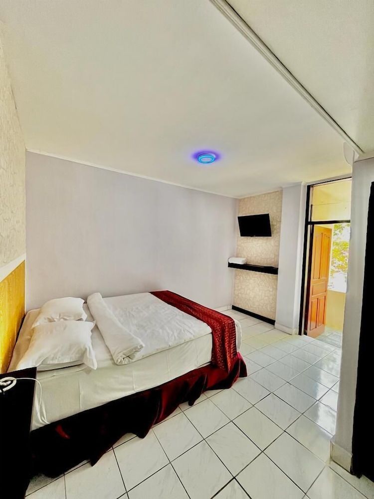 Benteng Hotel Deluxe Room 4