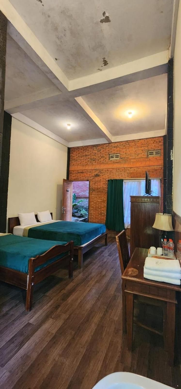 Istana Petani Hotel Standard Triple Room