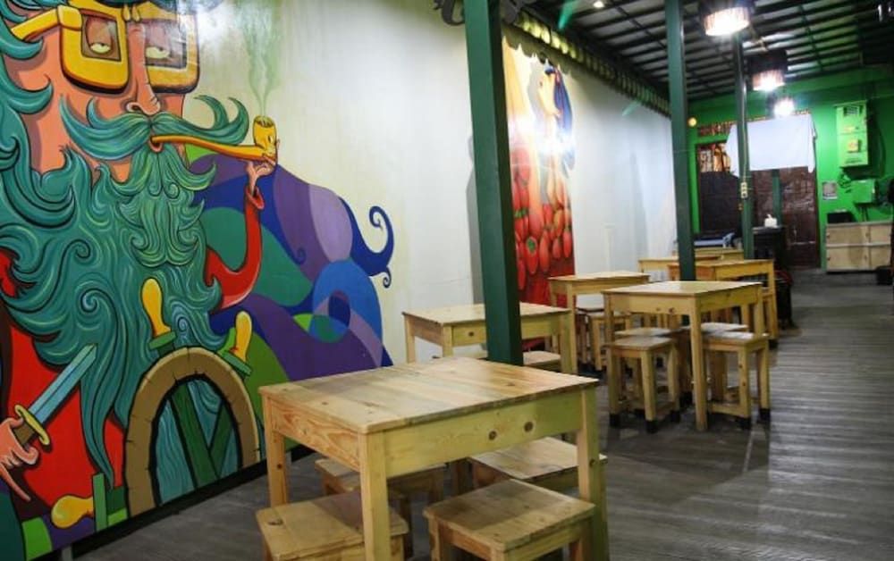 undefined Twins Hotel Manggadua 5