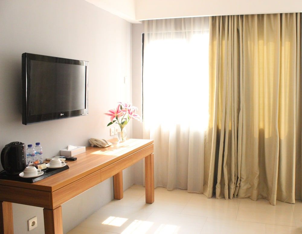 Sahid Mutiara Karawaci Deluxe Room Hollywood Style or Twin (Pool or City View) 5