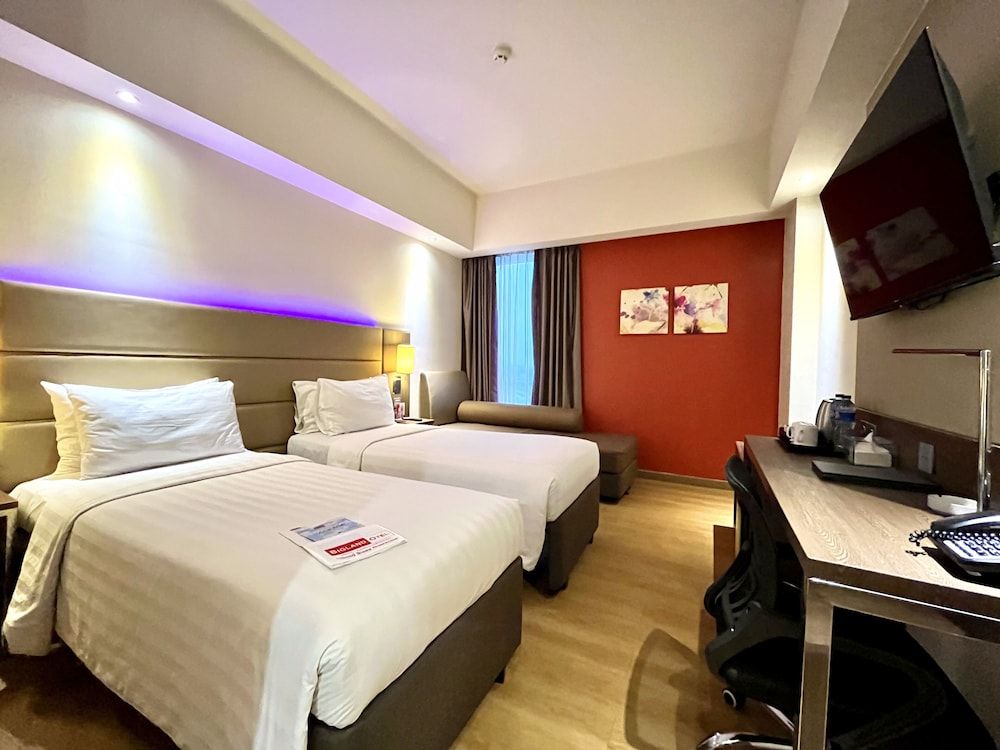 Bigland Hotel & Convention Sentul Deluxe Room