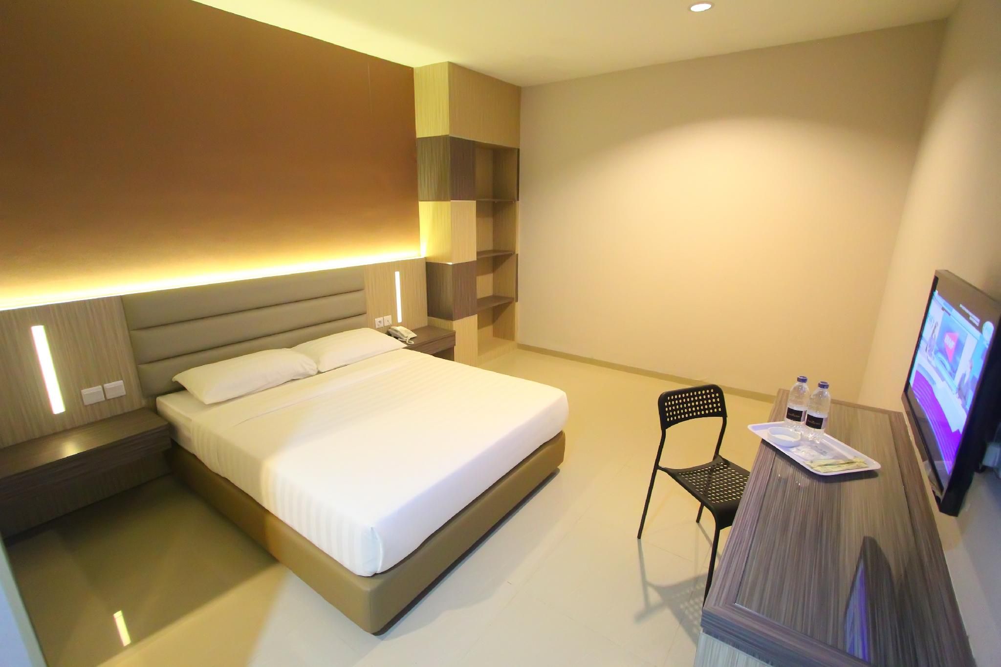 Lovina Inn Hotel Batam Standard Double Room without Window