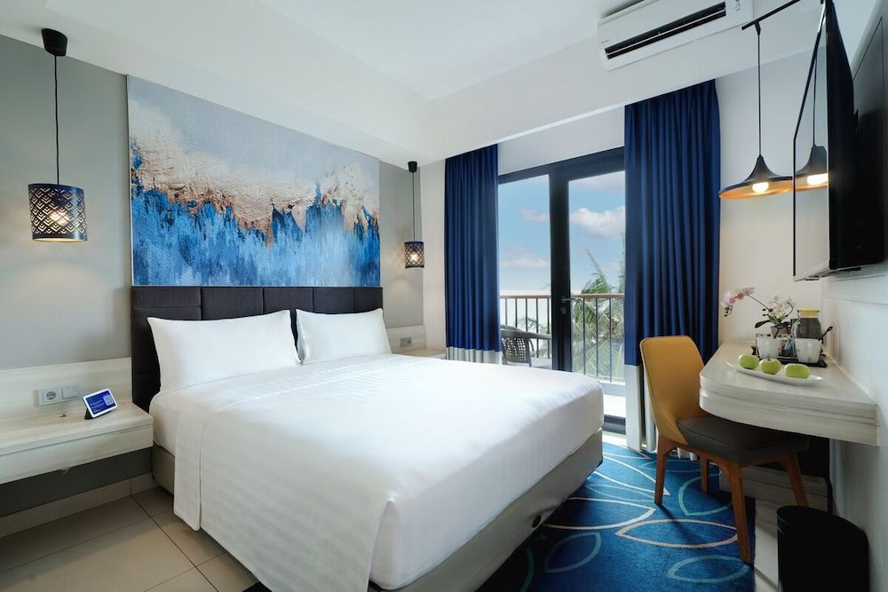 Aston Anyer Beach Hotel Deluxe Room, Balcony