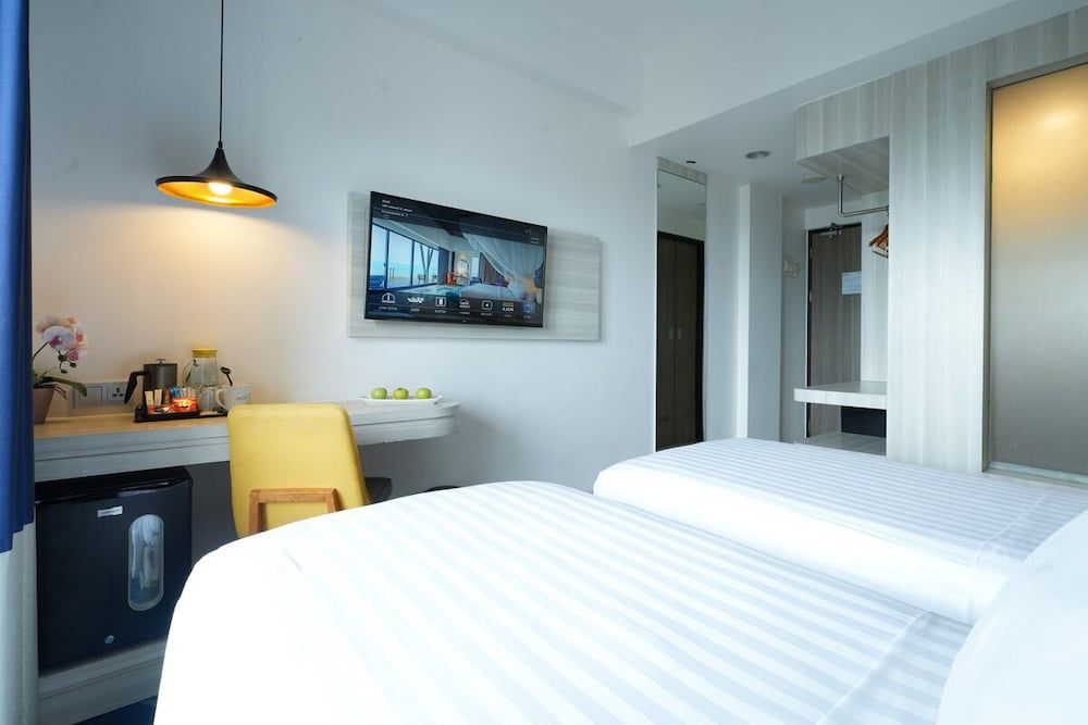 Aston Anyer Beach Hotel Deluxe Room, Balcony 4
