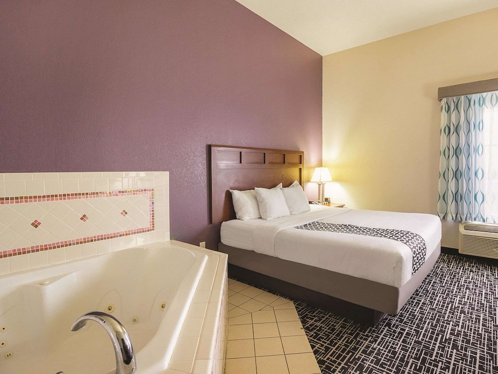Deluxe Room, 1 King Bed, Non Smoking