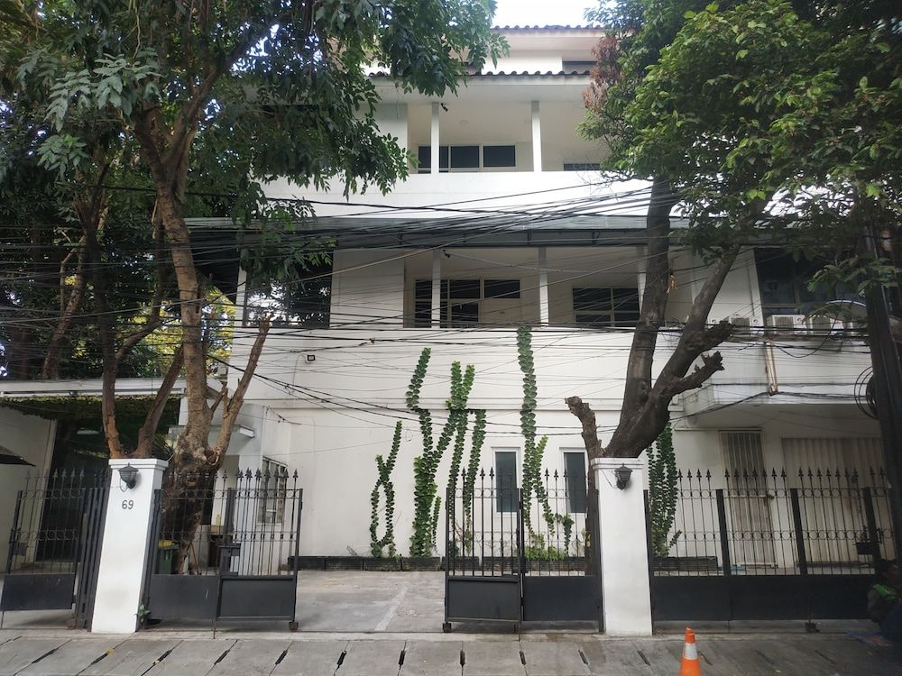 undefined Menteng House 9