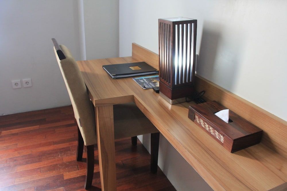 Hotel Namira Syariah Pekalongan Deluxe Queen 4