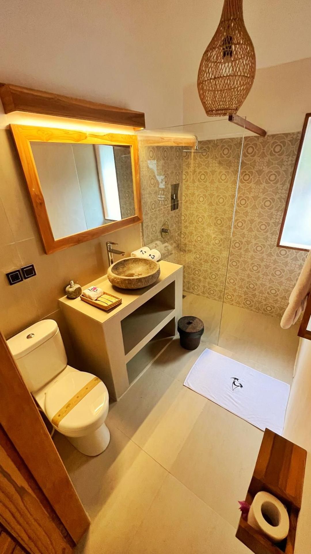 Marygio Resort Deluxe Room 11