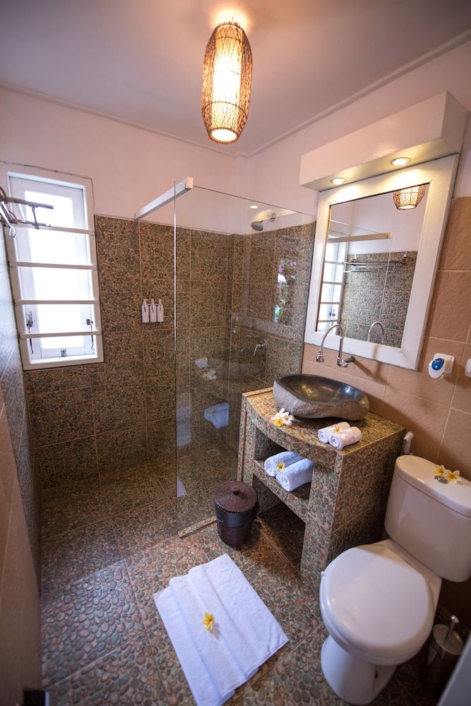 Marygio Resort Deluxe Room 10