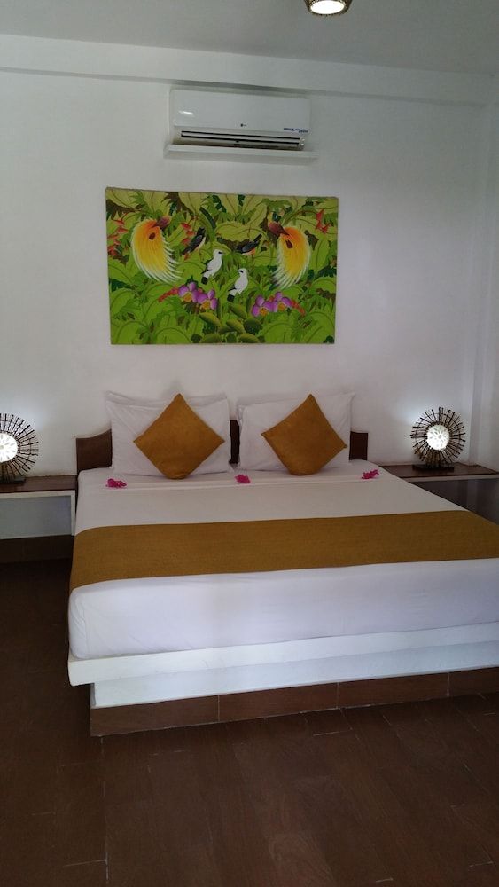 Marygio Resort Deluxe Room 3