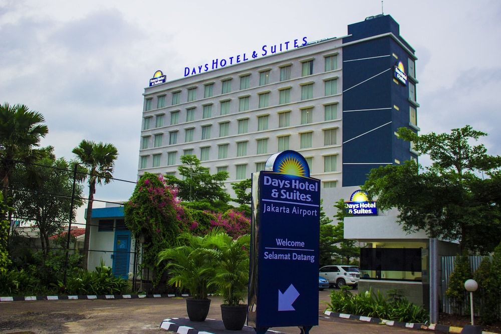 undefined Days Hotel & Suites by Wyndham Jakarta Airport 2
