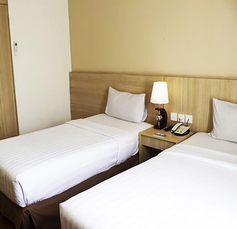 undefined Days Hotel & Suites by Wyndham Jakarta Airport 5