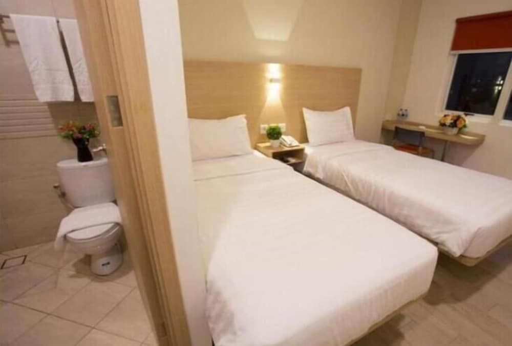 undefined Hotel Cikini 7