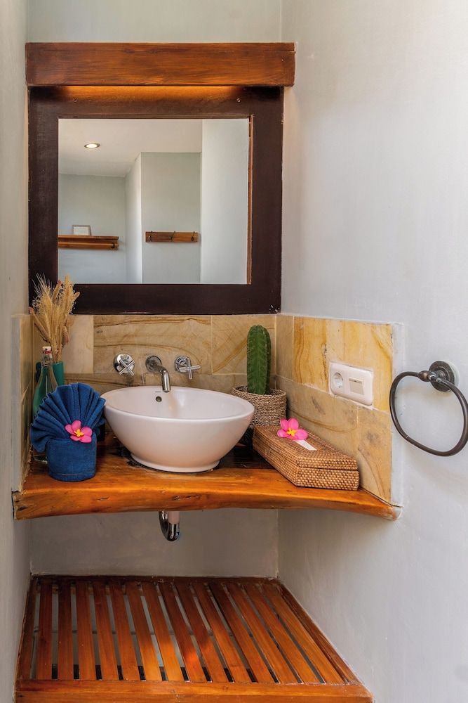 Bale Sampan Bungalows Deluxe Bungalow, Pool View 9