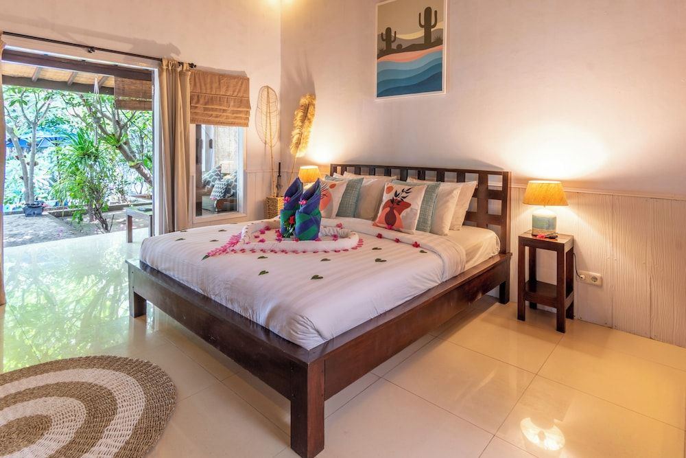 Bale Sampan Bungalows Deluxe Bungalow, Pool View 5