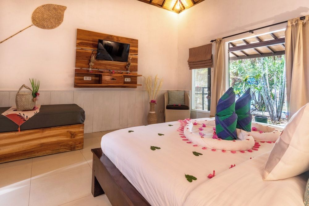 Bale Sampan Bungalows Deluxe Bungalow, Pool View 6