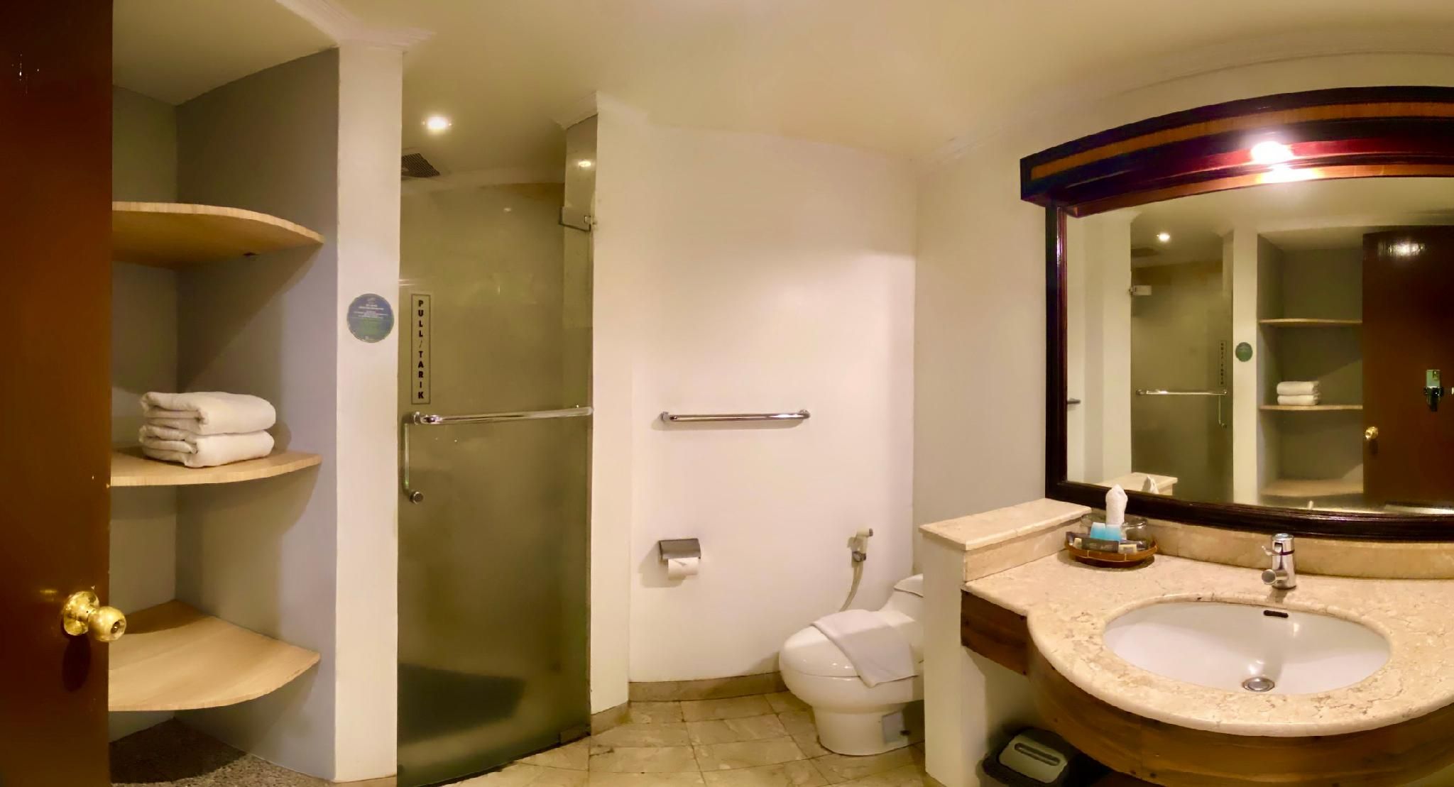 Grand Whiz Hotel Trawas Superior Twin Room 4