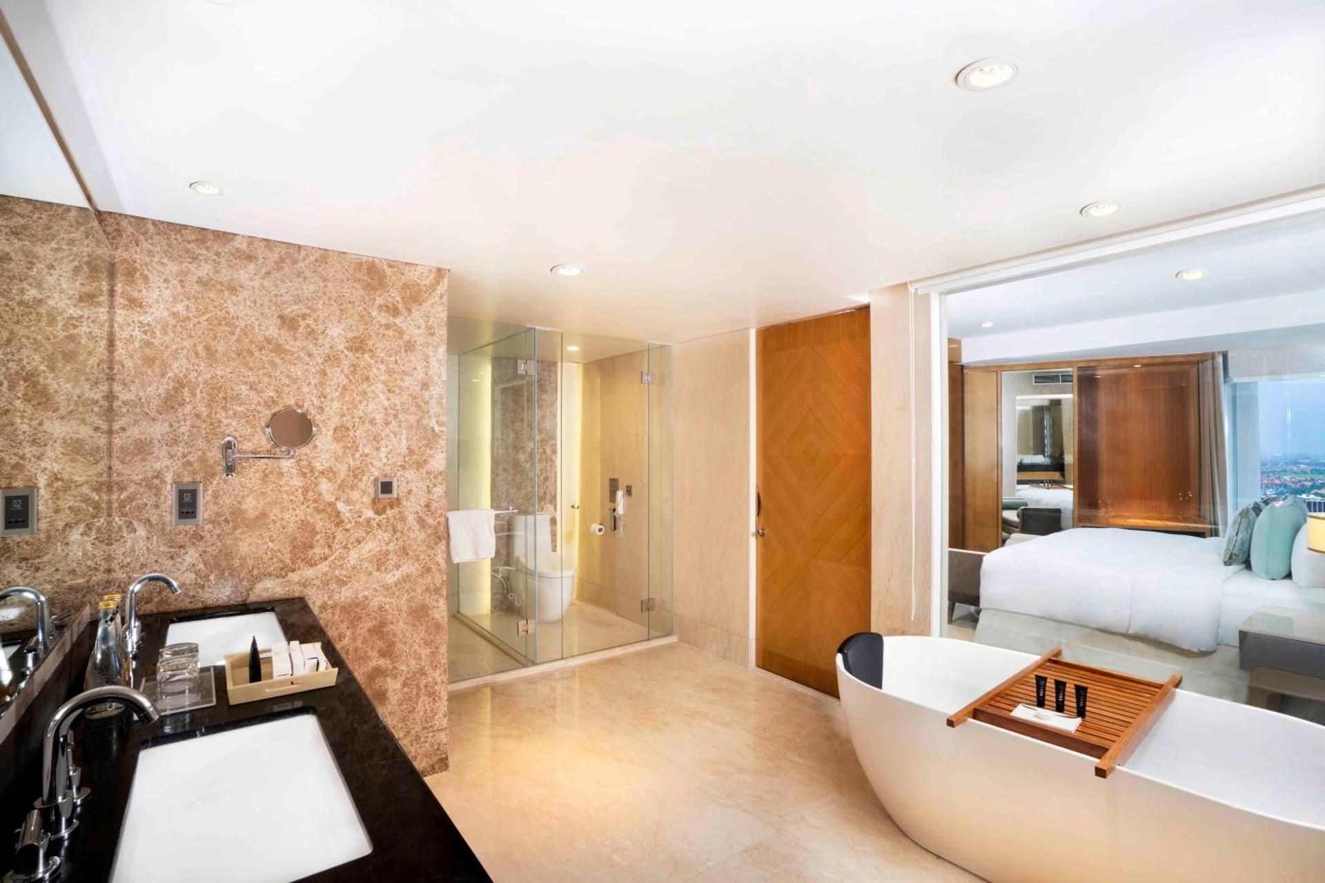 Glacier Suite