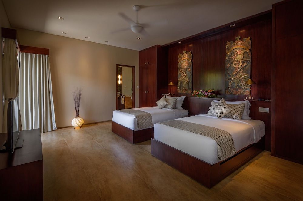 Luxury Clifftop Villa, 7 Bedrooms, Private Pool, Ocean View (Frangipani)