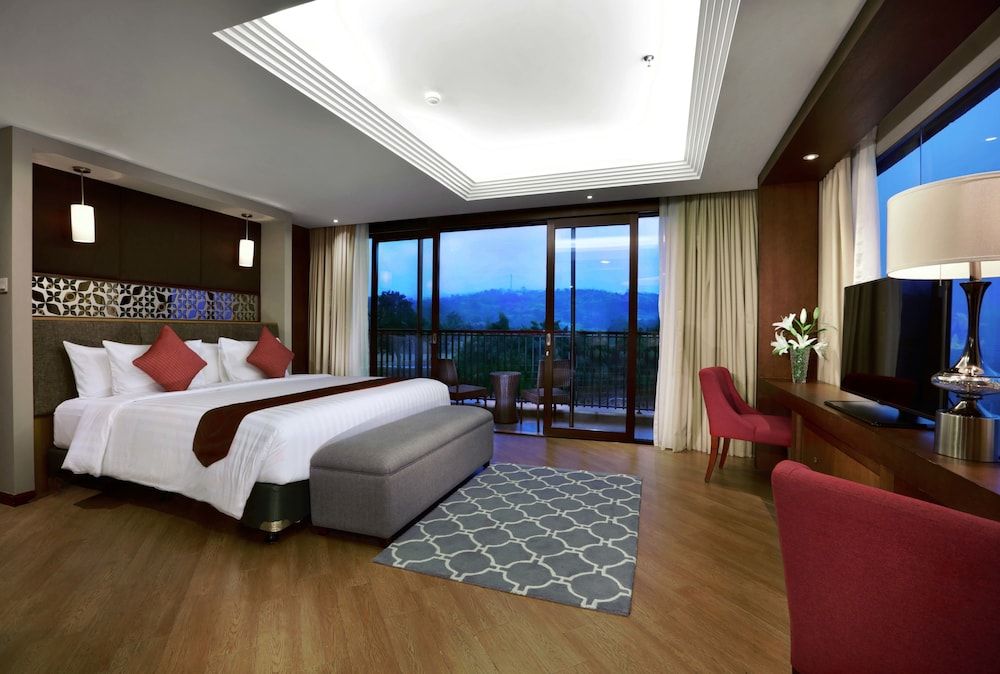 Aston Sentul Lake Resort & Conference Center Suite 2