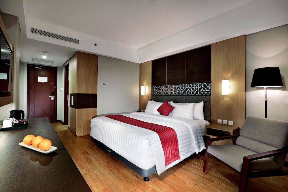 Aston Sentul Lake Resort & Conference Center Deluxe Pool View 3