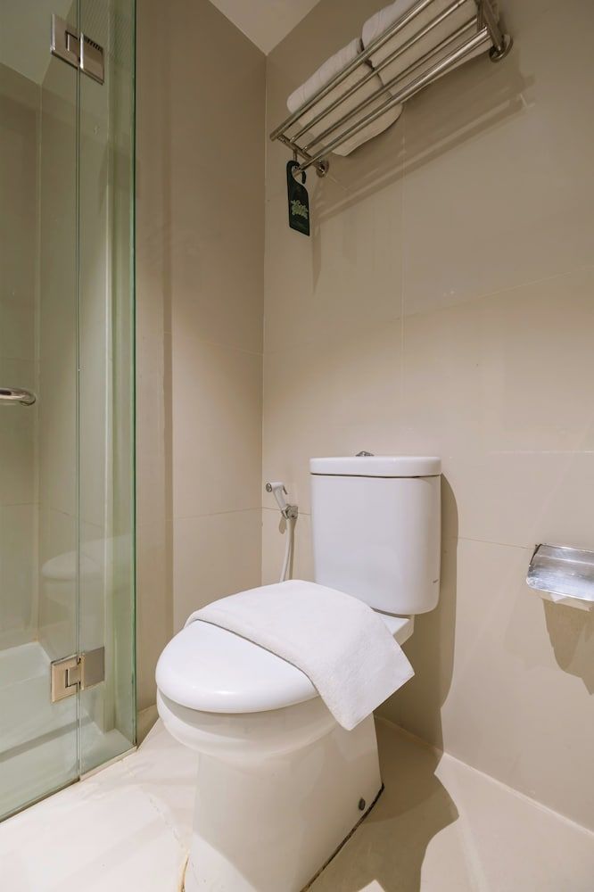 Gets Premiere Semarang Deluxe Double or Twin Room 6