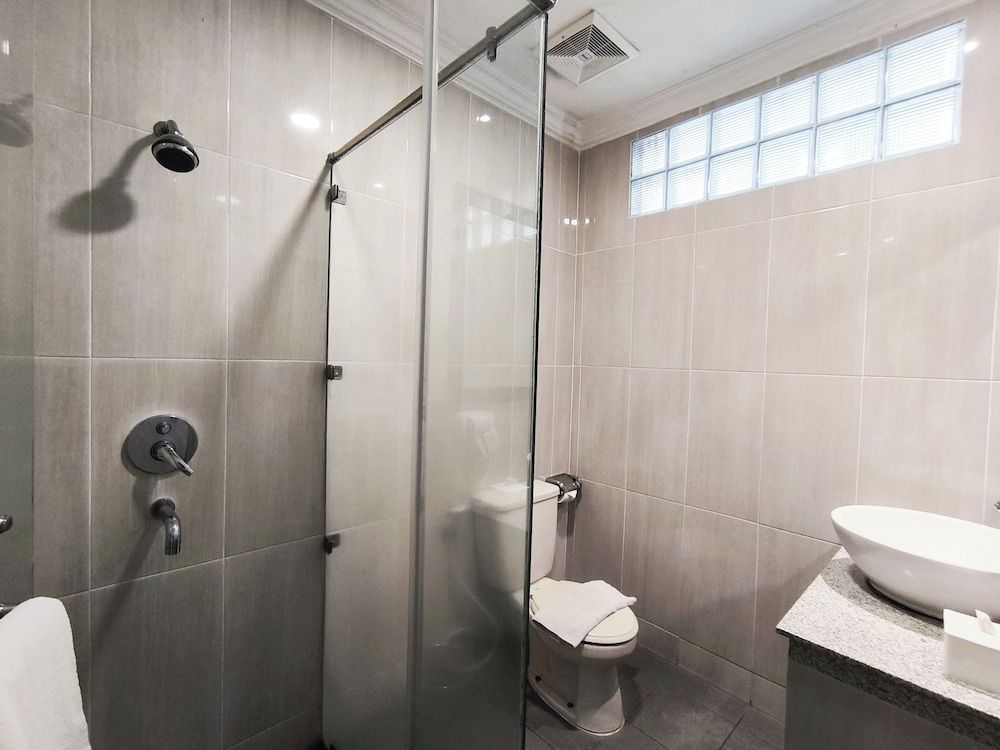 Puteri Gunung Hotel Deluxe Twin Room 4