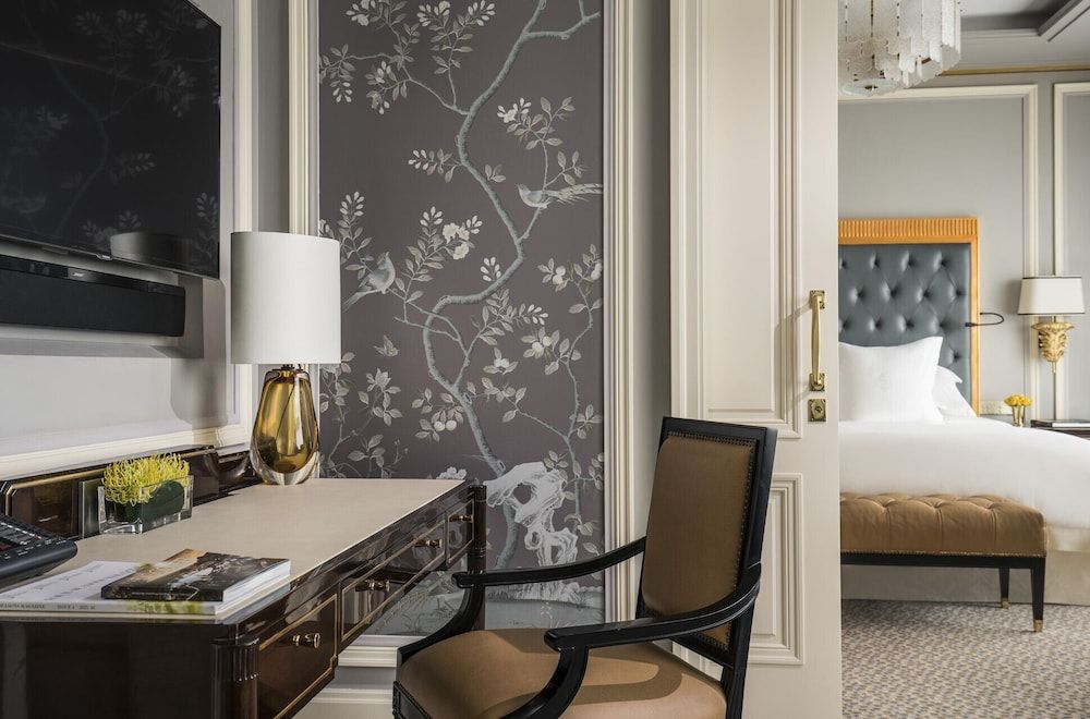 Four Seasons Hotel Jakarta Executive Suite, 2 Queen Beds 6