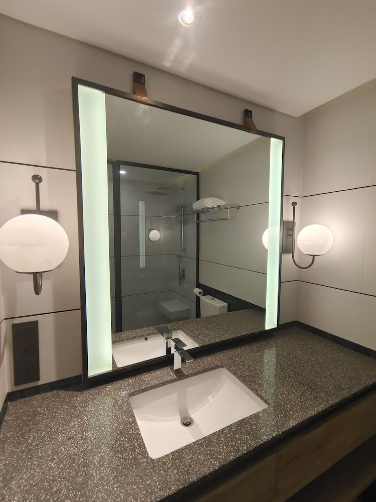 Four Points by Sheraton Batam Room, 2 Twin Beds, City View (Free Harbour Bay Ferry Shuttle) 2