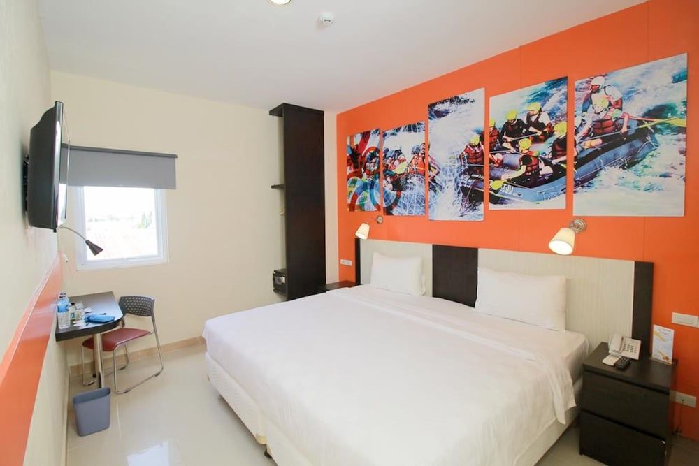 Sinar Sport Hotel Deluxe Room