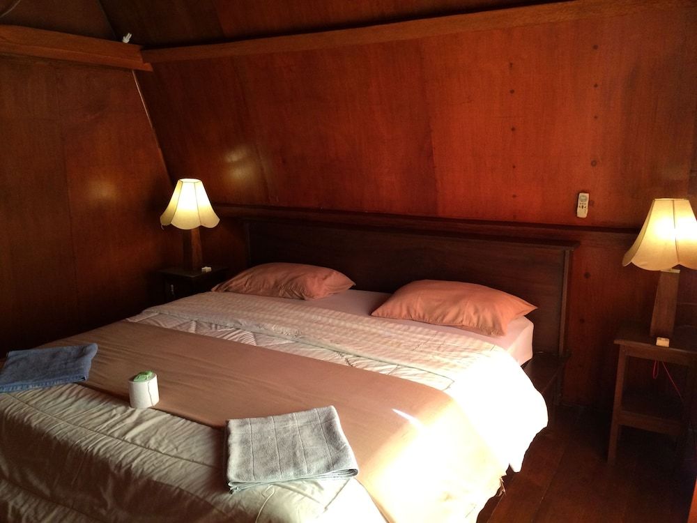 Coral Beach 2 Bungalow Lumbung  Bungalow 2