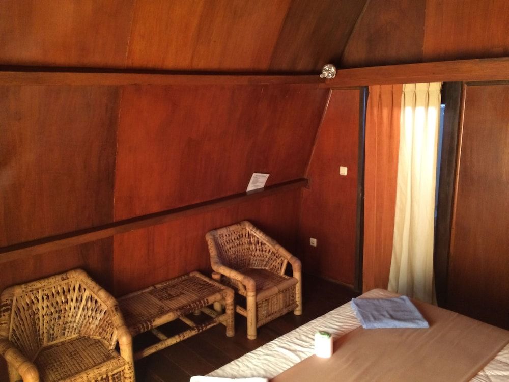 Coral Beach 2 Bungalow Lumbung  Bungalow 3