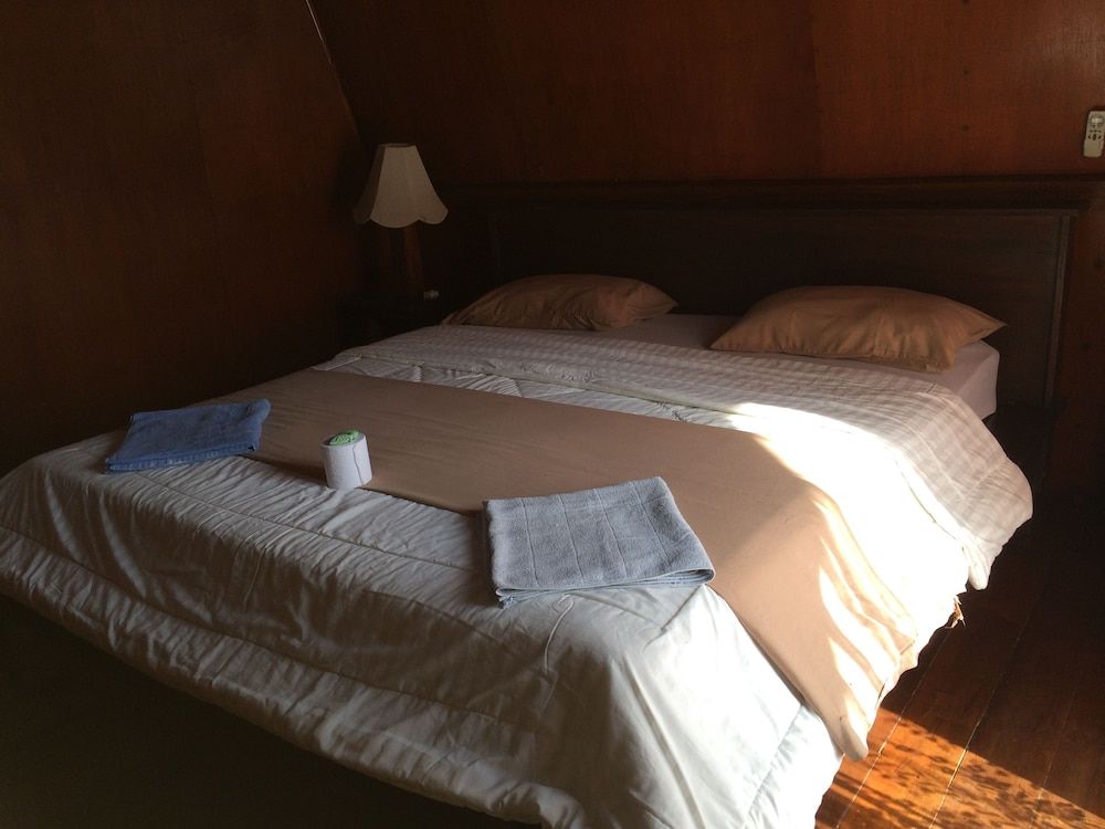 Coral Beach 2 Bungalow Lumbung  Bungalow 7