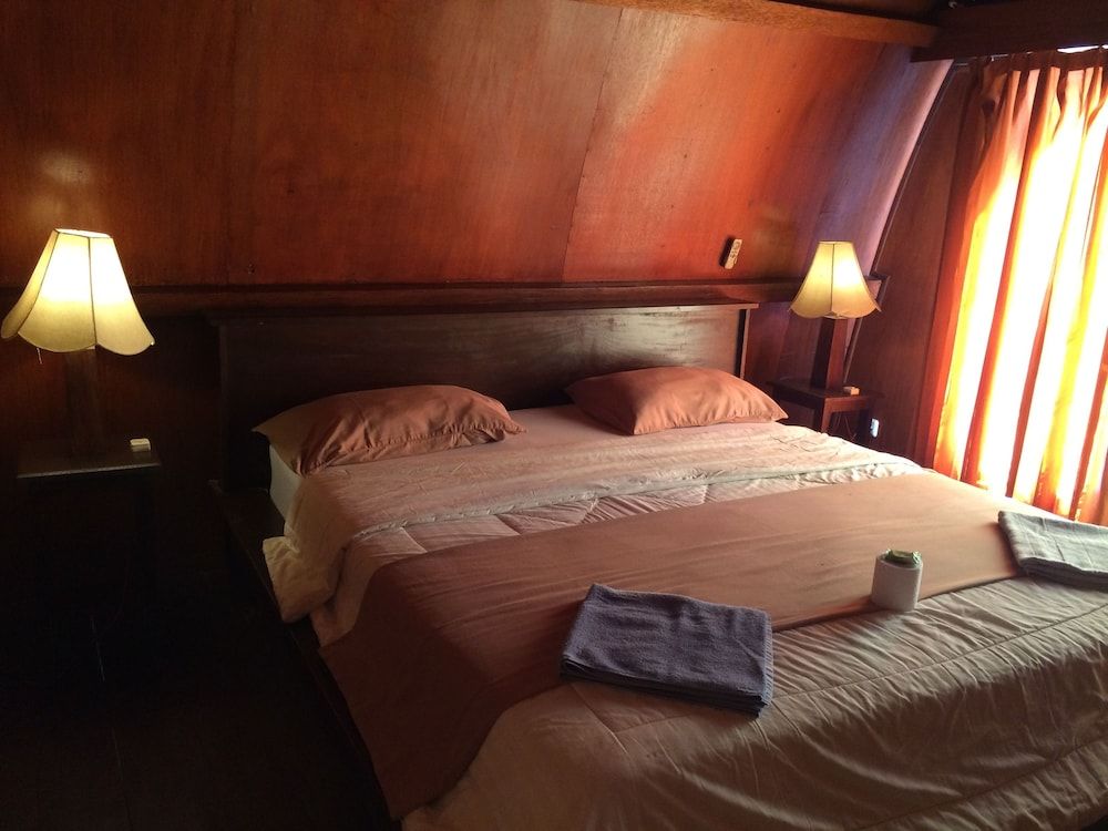 Coral Beach 2 Bungalow Lumbung  Bungalow 8