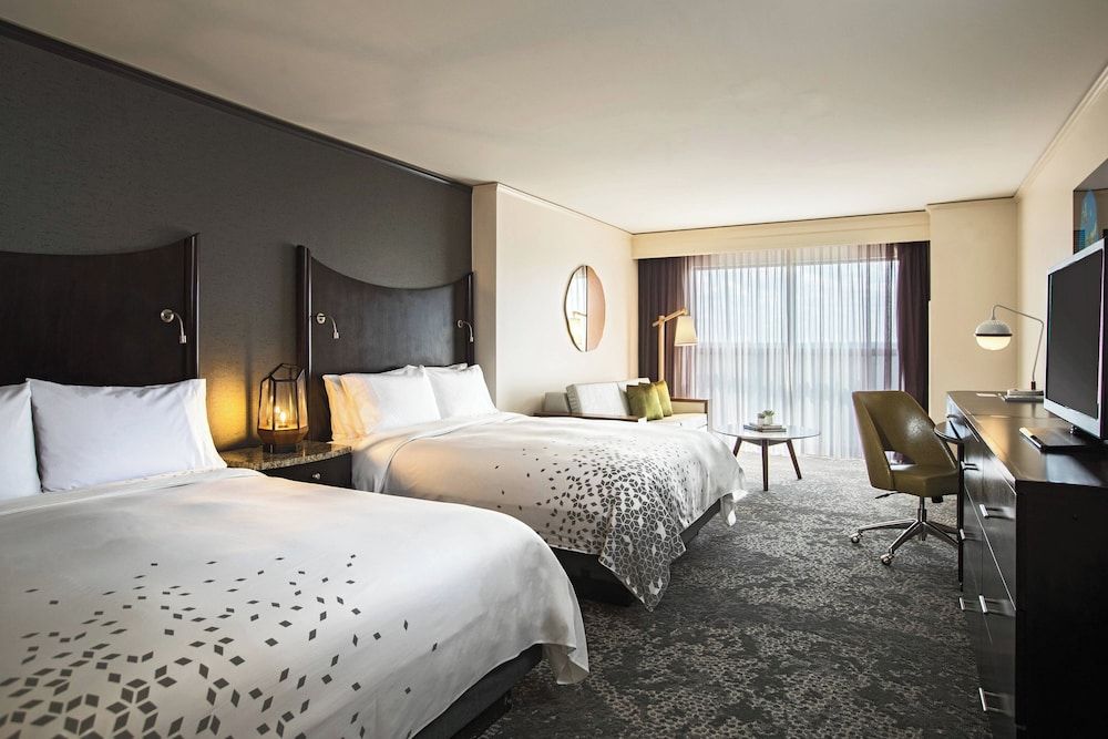 Deluxe Room, 2 Queen Beds (Mobility/Hearing Accessible, Tub)
