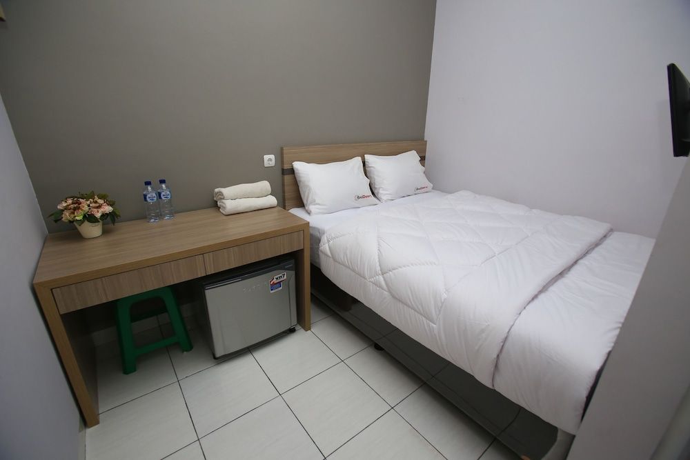 undefined RedDoorz @ Karet Pedurenan 2 2