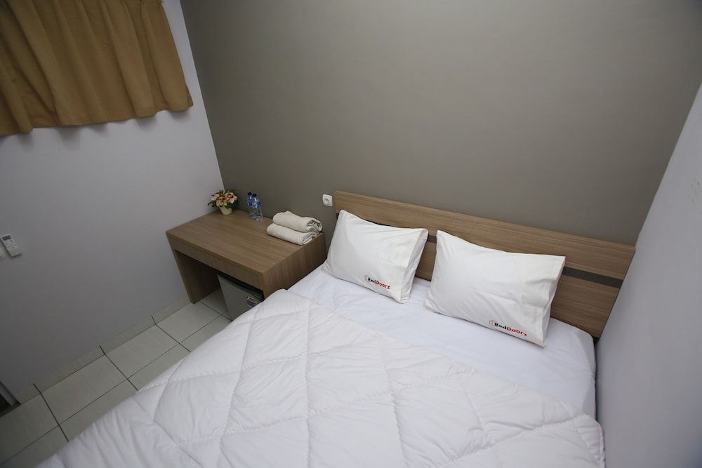 undefined RedDoorz @ Karet Pedurenan 2 10