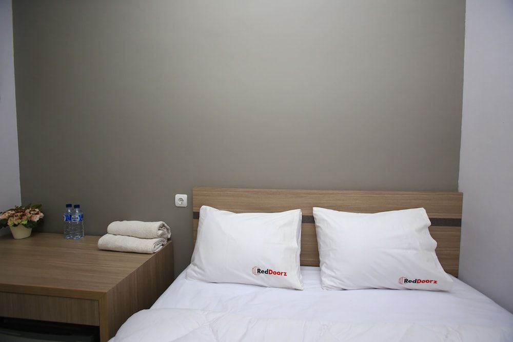 undefined RedDoorz @ Karet Pedurenan 2 7